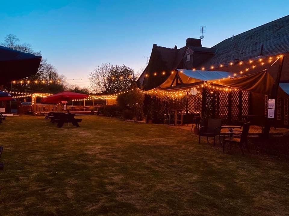 The Hand Hotel Chirk Exterior photo